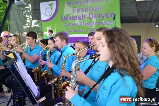 Zdjęcie w galerii na portalu naszraciborz.pl: IV Międzynarodowy Festiwal Orkiestr Dętych w Tworkowie wiadomości z regionu