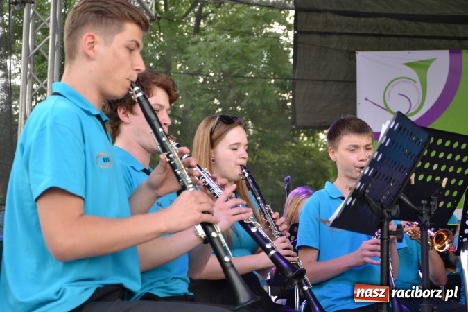 Zdjęcie w galerii na portalu naszraciborz.pl: IV Międzynarodowy Festiwal Orkiestr Dętych w Tworkowie wiadomości z regionu