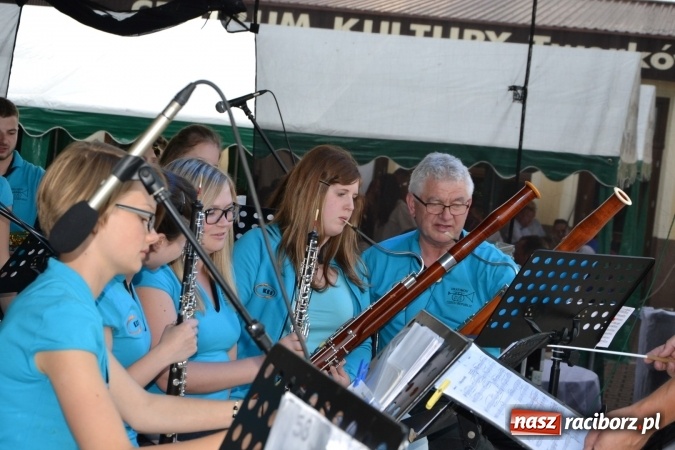 Zdjęcie w galerii na portalu naszraciborz.pl: IV Międzynarodowy Festiwal Orkiestr Dętych w Tworkowie wiadomości z regionu
