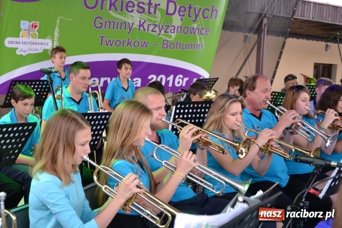 Zdjęcie w galerii na portalu naszraciborz.pl: IV Międzynarodowy Festiwal Orkiestr Dętych w Tworkowie wiadomości z regionu