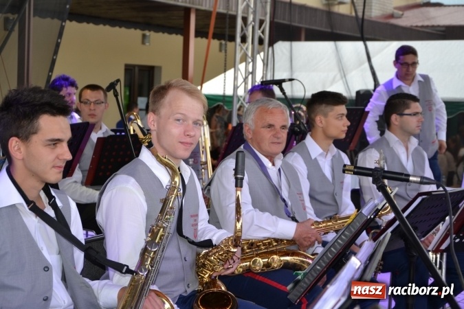 Zdjęcie w galerii na portalu naszraciborz.pl: IV Międzynarodowy Festiwal Orkiestr Dętych w Tworkowie wiadomości z regionu