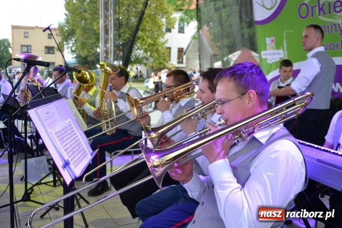 Zdjęcie w galerii na portalu naszraciborz.pl: IV Międzynarodowy Festiwal Orkiestr Dętych w Tworkowie wiadomości z regionu