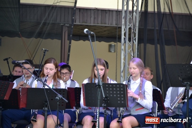 Zdjęcie w galerii na portalu naszraciborz.pl: IV Międzynarodowy Festiwal Orkiestr Dętych w Tworkowie wiadomości z regionu