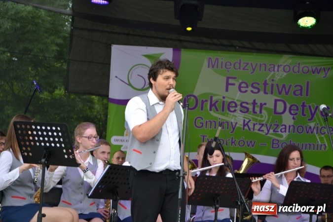 Zdjęcie w galerii na portalu naszraciborz.pl: IV Międzynarodowy Festiwal Orkiestr Dętych w Tworkowie wiadomości z regionu