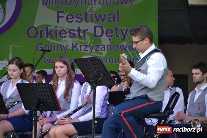 Zdjęcie w galerii na portalu naszraciborz.pl: IV Międzynarodowy Festiwal Orkiestr Dętych w Tworkowie wiadomości z regionu