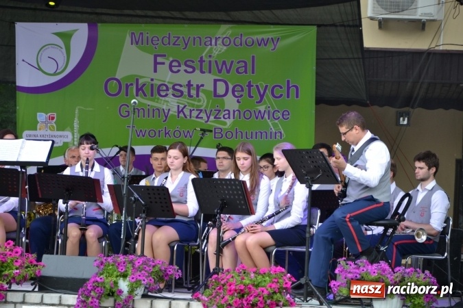Zdjęcie w galerii na portalu naszraciborz.pl: IV Międzynarodowy Festiwal Orkiestr Dętych w Tworkowie wiadomości z regionu