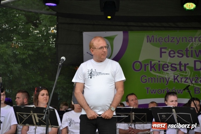 Zdjęcie w galerii na portalu naszraciborz.pl: IV Międzynarodowy Festiwal Orkiestr Dętych w Tworkowie wiadomości z regionu