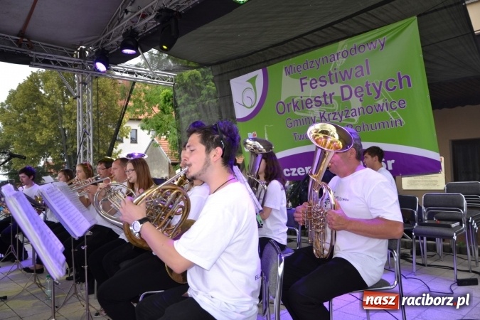 Zdjęcie w galerii na portalu naszraciborz.pl: IV Międzynarodowy Festiwal Orkiestr Dętych w Tworkowie wiadomości z regionu