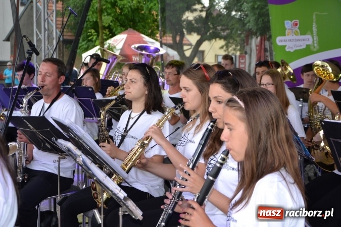 Zdjęcie w galerii na portalu naszraciborz.pl: IV Międzynarodowy Festiwal Orkiestr Dętych w Tworkowie wiadomości z regionu