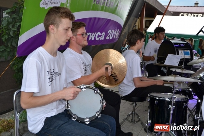 Zdjęcie w galerii na portalu naszraciborz.pl: IV Międzynarodowy Festiwal Orkiestr Dętych w Tworkowie wiadomości z regionu