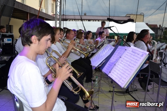 Zdjęcie w galerii na portalu naszraciborz.pl: IV Międzynarodowy Festiwal Orkiestr Dętych w Tworkowie wiadomości z regionu