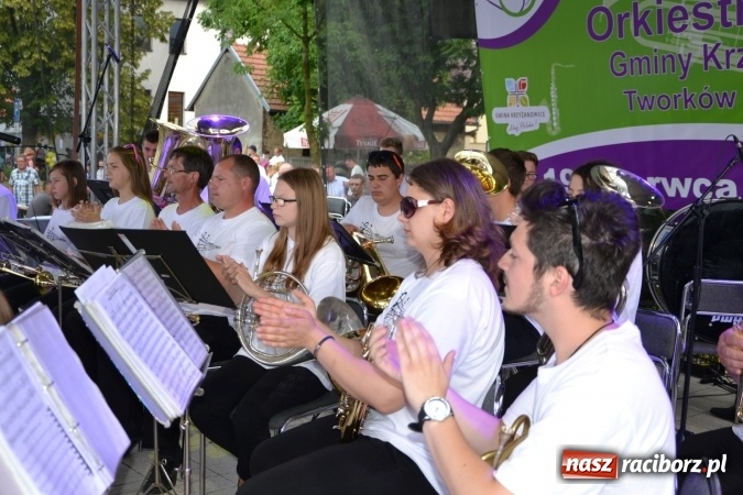 Zdjęcie w galerii na portalu naszraciborz.pl: IV Międzynarodowy Festiwal Orkiestr Dętych w Tworkowie wiadomości z regionu