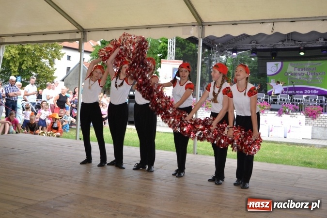Zdjęcie w galerii na portalu naszraciborz.pl: IV Międzynarodowy Festiwal Orkiestr Dętych w Tworkowie wiadomości z regionu
