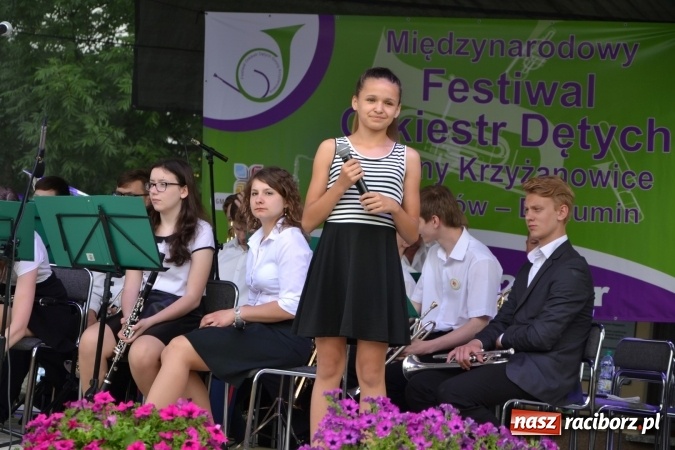 Zdjęcie w galerii na portalu naszraciborz.pl: IV Międzynarodowy Festiwal Orkiestr Dętych w Tworkowie wiadomości z regionu