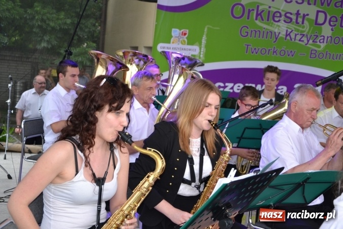 Zdjęcie w galerii na portalu naszraciborz.pl: IV Międzynarodowy Festiwal Orkiestr Dętych w Tworkowie wiadomości z regionu