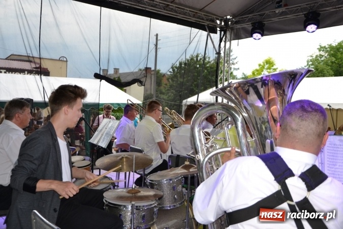 Zdjęcie w galerii na portalu naszraciborz.pl: IV Międzynarodowy Festiwal Orkiestr Dętych w Tworkowie wiadomości z regionu