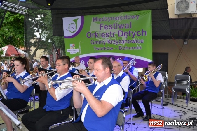 Zdjęcie w galerii na portalu naszraciborz.pl: IV Międzynarodowy Festiwal Orkiestr Dętych w Tworkowie wiadomości z regionu