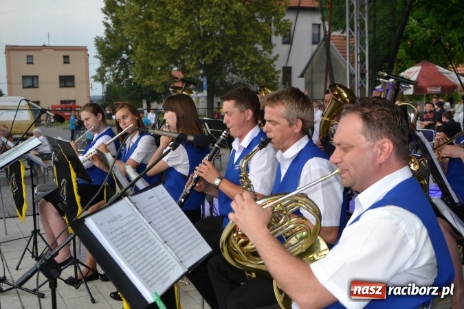 Zdjęcie w galerii na portalu naszraciborz.pl: IV Międzynarodowy Festiwal Orkiestr Dętych w Tworkowie wiadomości z regionu