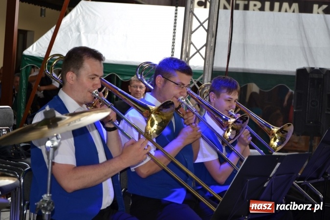 Zdjęcie w galerii na portalu naszraciborz.pl: IV Międzynarodowy Festiwal Orkiestr Dętych w Tworkowie wiadomości z regionu