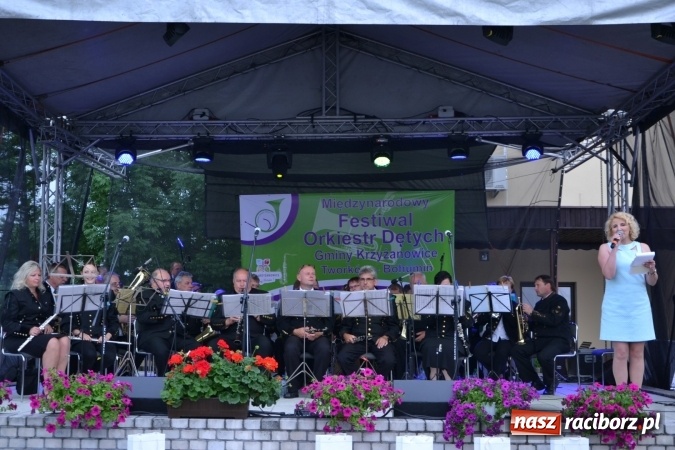 Zdjęcie w galerii na portalu naszraciborz.pl: IV Międzynarodowy Festiwal Orkiestr Dętych w Tworkowie wiadomości z regionu