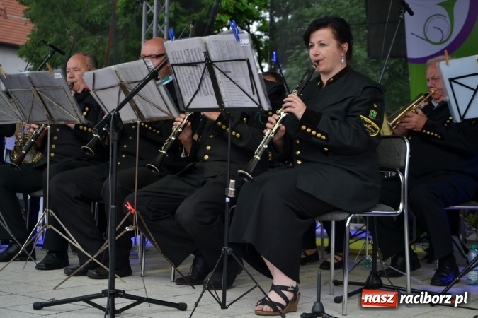Zdjęcie w galerii na portalu naszraciborz.pl: IV Międzynarodowy Festiwal Orkiestr Dętych w Tworkowie wiadomości z regionu