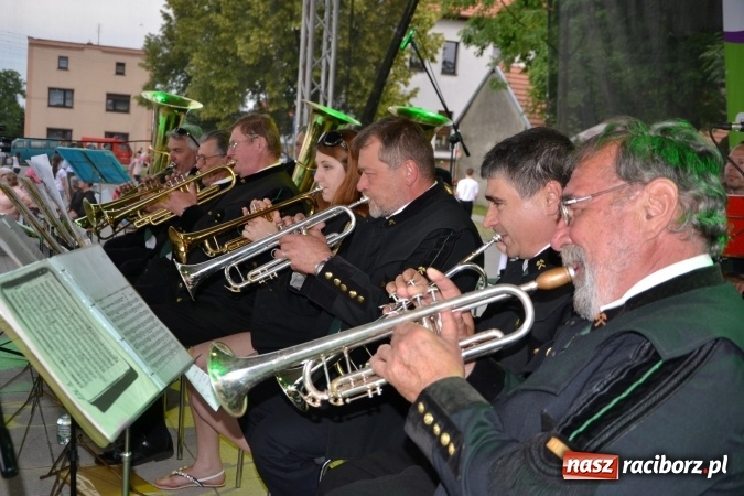 Zdjęcie w galerii na portalu naszraciborz.pl: IV Międzynarodowy Festiwal Orkiestr Dętych w Tworkowie wiadomości z regionu