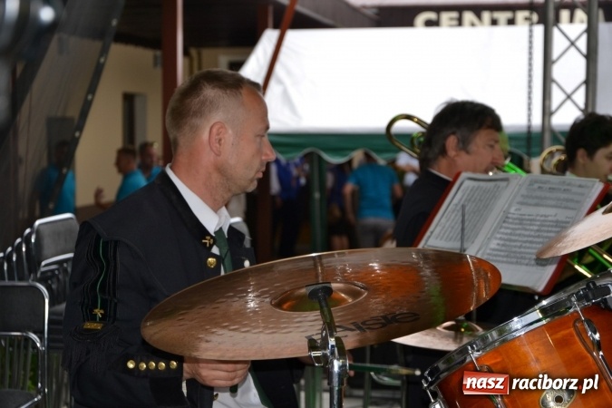 Zdjęcie w galerii na portalu naszraciborz.pl: IV Międzynarodowy Festiwal Orkiestr Dętych w Tworkowie wiadomości z regionu