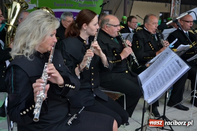 Zdjęcie w galerii na portalu naszraciborz.pl: IV Międzynarodowy Festiwal Orkiestr Dętych w Tworkowie wiadomości z regionu