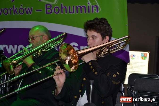 Zdjęcie w galerii na portalu naszraciborz.pl: IV Międzynarodowy Festiwal Orkiestr Dętych w Tworkowie wiadomości z regionu