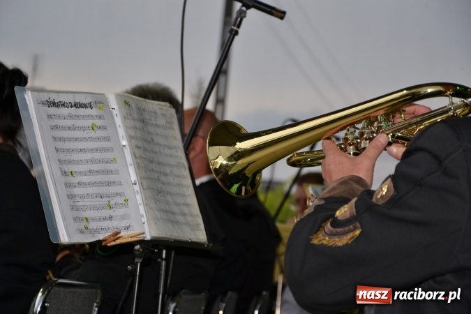 Zdjęcie w galerii na portalu naszraciborz.pl: IV Międzynarodowy Festiwal Orkiestr Dętych w Tworkowie wiadomości z regionu