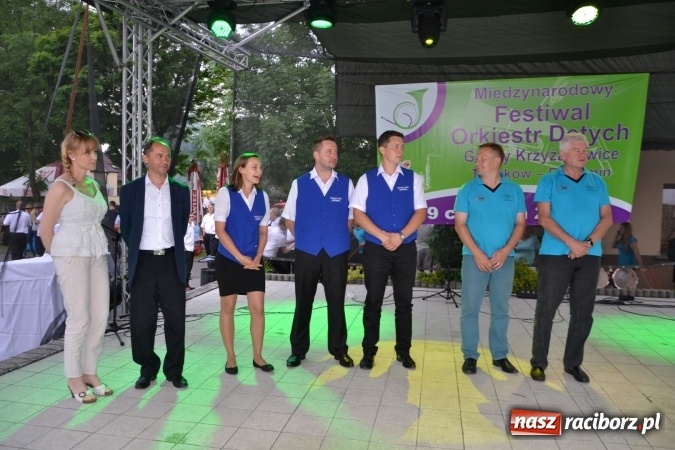 Zdjęcie w galerii na portalu naszraciborz.pl: IV Międzynarodowy Festiwal Orkiestr Dętych w Tworkowie wiadomości z regionu
