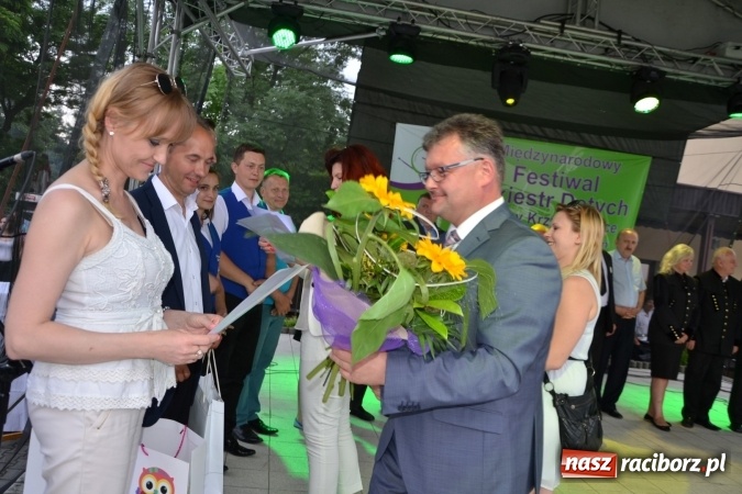 Zdjęcie w galerii na portalu naszraciborz.pl: IV Międzynarodowy Festiwal Orkiestr Dętych w Tworkowie wiadomości z regionu