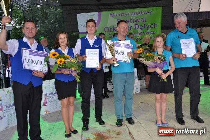 Zdjęcie w galerii na portalu naszraciborz.pl: IV Międzynarodowy Festiwal Orkiestr Dętych w Tworkowie wiadomości z regionu