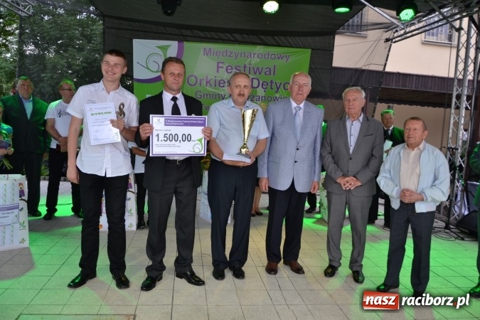 Zdjęcie w galerii na portalu naszraciborz.pl: IV Międzynarodowy Festiwal Orkiestr Dętych w Tworkowie wiadomości z regionu