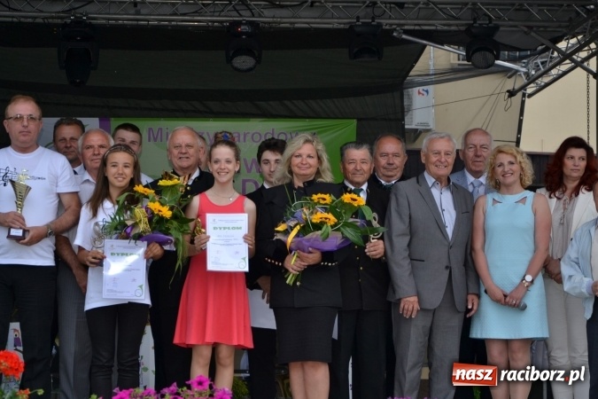 Zdjęcie w galerii na portalu naszraciborz.pl: IV Międzynarodowy Festiwal Orkiestr Dętych w Tworkowie wiadomości z regionu