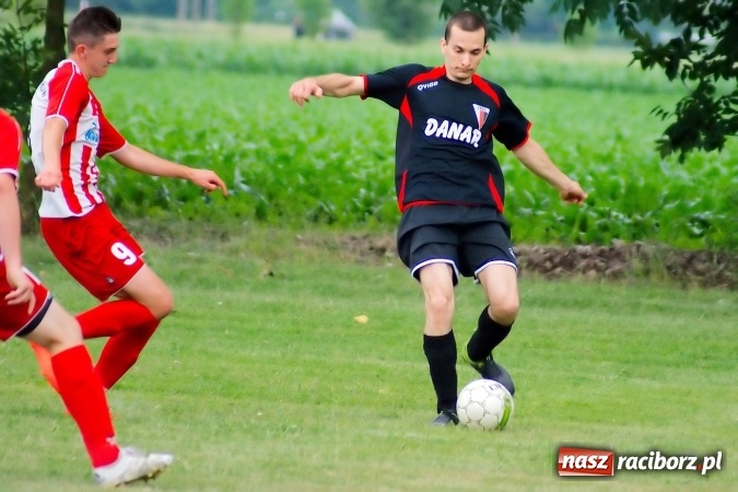 Zdjęcie w galerii na portalu naszraciborz.pl: Nerwówka w Bieńkowicach. Baraż nie dla Rogowa wiadomości z regionu