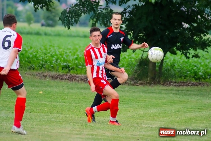 Zdjęcie w galerii na portalu naszraciborz.pl: Nerwówka w Bieńkowicach. Baraż nie dla Rogowa wiadomości z regionu