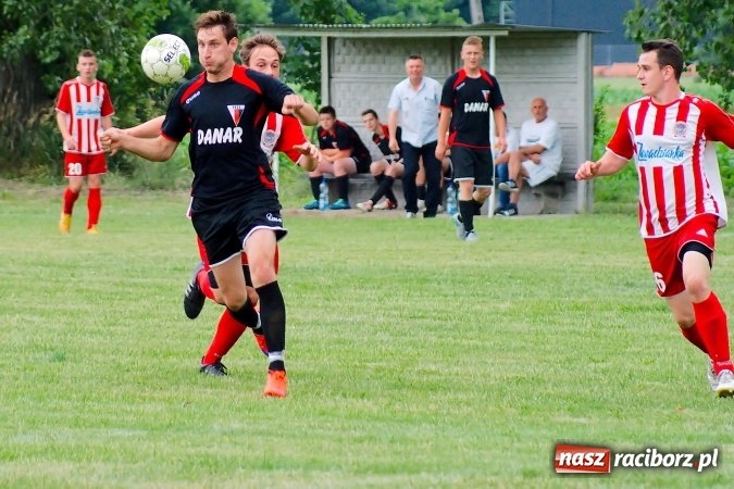 Zdjęcie w galerii na portalu naszraciborz.pl: Nerwówka w Bieńkowicach. Baraż nie dla Rogowa wiadomości z regionu