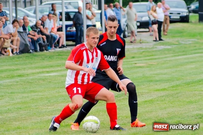 Zdjęcie w galerii na portalu naszraciborz.pl: Nerwówka w Bieńkowicach. Baraż nie dla Rogowa wiadomości z regionu