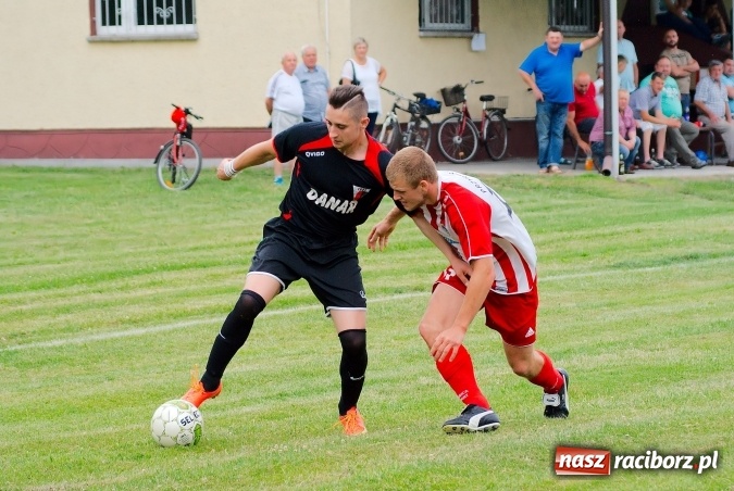 Zdjęcie w galerii na portalu naszraciborz.pl: Nerwówka w Bieńkowicach. Baraż nie dla Rogowa wiadomości z regionu