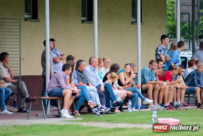 Zdjęcie w galerii na portalu naszraciborz.pl: Nerwówka w Bieńkowicach. Baraż nie dla Rogowa wiadomości z regionu