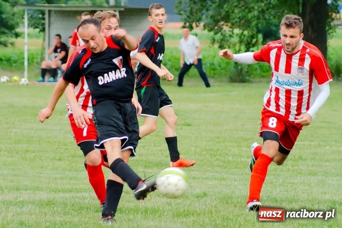 Zdjęcie w galerii na portalu naszraciborz.pl: Nerwówka w Bieńkowicach. Baraż nie dla Rogowa wiadomości z regionu