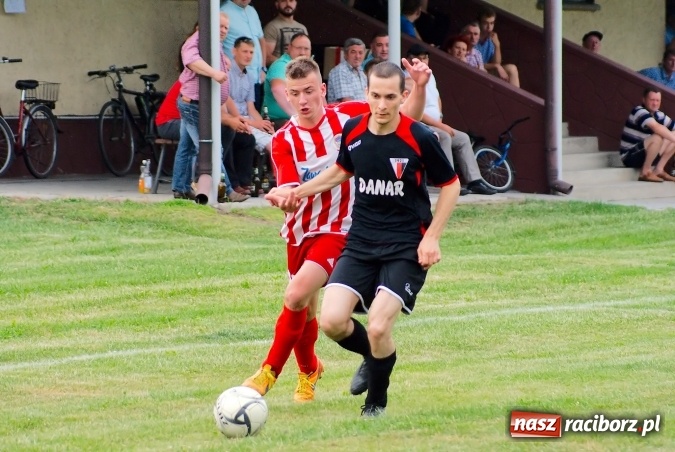 Zdjęcie w galerii na portalu naszraciborz.pl: Nerwówka w Bieńkowicach. Baraż nie dla Rogowa wiadomości z regionu