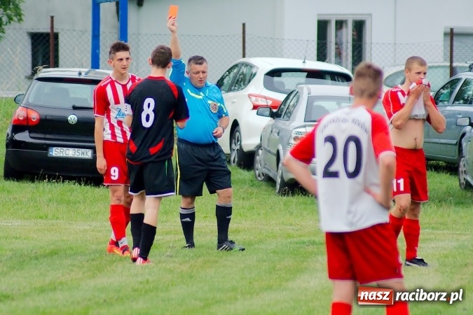Zdjęcie w galerii na portalu naszraciborz.pl: Nerwówka w Bieńkowicach. Baraż nie dla Rogowa wiadomości z regionu