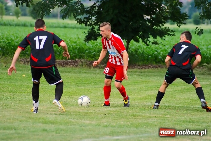 Zdjęcie w galerii na portalu naszraciborz.pl: Nerwówka w Bieńkowicach. Baraż nie dla Rogowa wiadomości z regionu