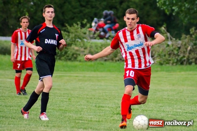 Zdjęcie w galerii na portalu naszraciborz.pl: Nerwówka w Bieńkowicach. Baraż nie dla Rogowa wiadomości z regionu