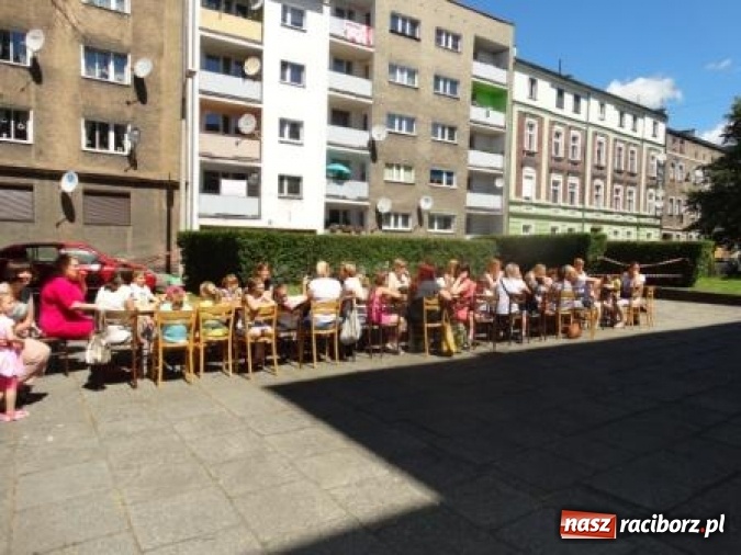 Zdjęcie w galerii na portalu naszraciborz.pl: Obchody IX Metropolitalnego Święta Rodziny w MDK-u wiadomości z regionu
