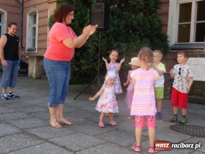 Zdjęcie w galerii na portalu naszraciborz.pl: Obchody IX Metropolitalnego Święta Rodziny w MDK-u wiadomości z regionu