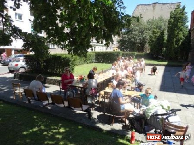 Zdjęcie w galerii na portalu naszraciborz.pl: Obchody IX Metropolitalnego Święta Rodziny w MDK-u wiadomości z regionu