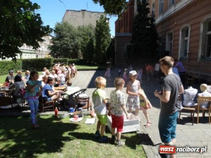 Zdjęcie w galerii na portalu naszraciborz.pl: Obchody IX Metropolitalnego Święta Rodziny w MDK-u wiadomości z regionu